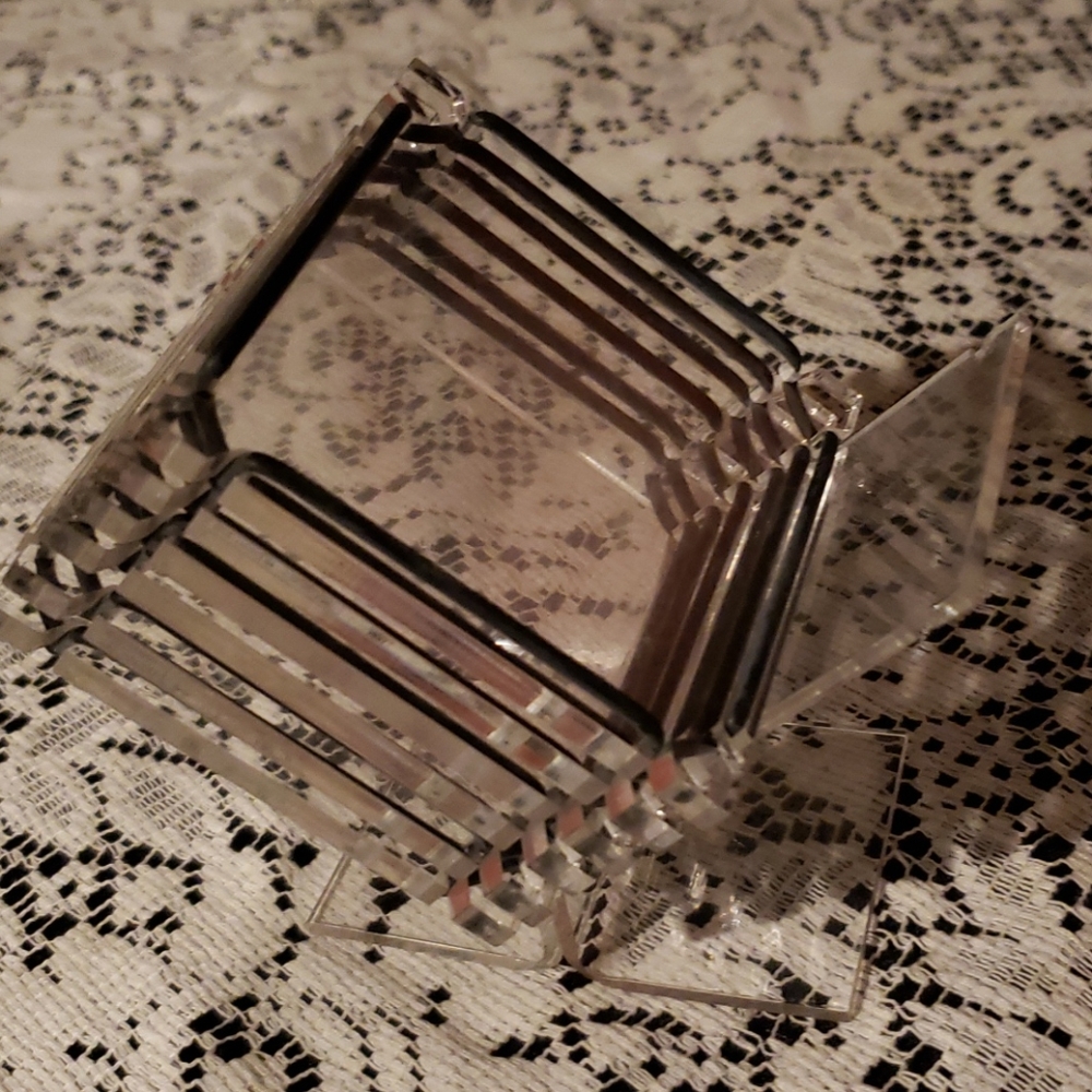 Unique Plastic Coasters. - Picture 5 of 7